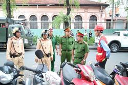 Phường S&agrave;i G&ograve;n ra qu&acirc;n chấn chỉnh trật tự đ&ocirc; thị
