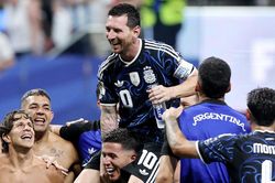 Messi: 'Người Argentina không muốn thua đội tuyển Anh'