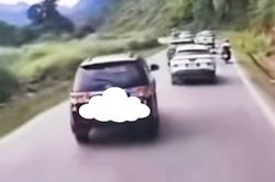 T&agrave;i xế xe biển xanh ở Sơn La bị phạt sau clip vượt ẩu tr&ecirc;n quốc lộ