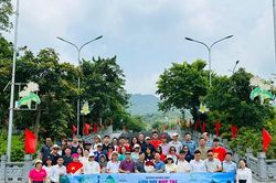Khảo sát tuyến du lịch về nguồn tại Tuyên Quang nhân Ngày Thương binh - Liệt sĩ 27-7