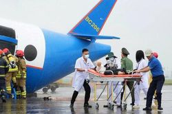 Cảng hàng không quốc tế Nội Bài diễn tập phương án cứu nạn cứu hộ và di dời tàu bay mất khả năng di chuyển