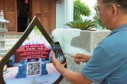 'Chạm' vào di sản trăm năm qua một lần quét mã QR