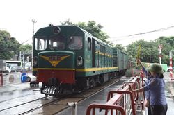 Hà Nội: Hơn 300 trường hợp vi phạm an toàn giao thông đường sắt bị xử lý sau nửa tháng
