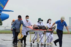 Điều g&igrave; xảy ra khi m&aacute;y bay bốc ch&aacute;y tr&ecirc;n đường băng?