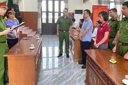 Khởi tố 4 cựu c&aacute;n bộ x&atilde; g&acirc;y thiệt hại hơn 1,4 tỷ đồng ng&acirc;n s&aacute;ch