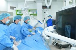 Trái tim bé 7 tuổi được bác sĩ Bạch Mai 'hồi sinh' nhịp đập khỏe mạnh ngay tại Ninh Bình