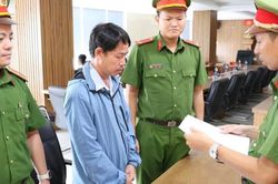 Khởi tố nguy&ecirc;n chuy&ecirc;n vi&ecirc;n Ph&ograve;ng Gi&aacute;o dục v&igrave; g&acirc;y thiệt hại gần 1,8 tỷ đồng trong đấu thầu