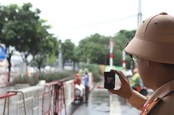 Xử l&yacute; hơn 300 trường hợp vi phạm an to&agrave;n giao th&ocirc;ng đường sắt