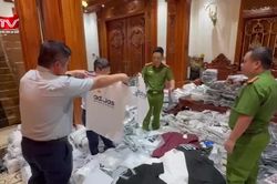Cận cảnh kho quần áo giả nhãn hiệu trị giá hơn 4 tỷ đồng