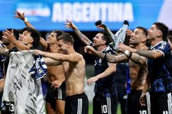 FIFA lên tiếng về màn ăn mừng gây tranh cãi của Argentina