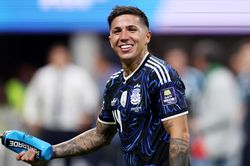Hành động gây tranh cãi của Enzo Fernandez