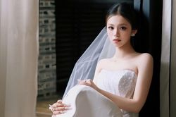4 nguyên tắc phối bông tai với nhẫn đính hôn