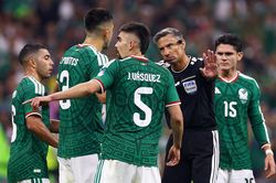 Khoảnh khắc vỡ òa của trọng tài chung kết World Cup 2026