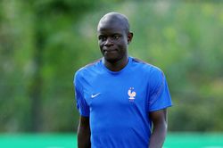 Kante chia tay tuyển Pháp sau World Cup?