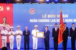 Cục Quản lý Thi hành án dân sự vinh dự đón nhận Huân chương Lao động hạng Nhất