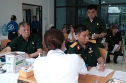 Thầy thuốc khám sức khỏe, tri ân thương binh, thân nhân liệt sĩ và người có công với cách mạng