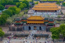 Di t&iacute;ch Cố đ&ocirc; Huế từ chối du kh&aacute;ch mặc trang phục phản cảm