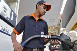 Vì sao Ấn Độ tăng thuế thu nhập bất thường với xuất khẩu dầu diesel?