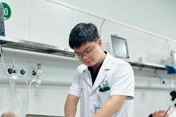 Cập nhật mới nhất tình trạng sức khỏe nạn nhân vụ tai nạn xe khách lao khỏi cao tốc Pháp Vân - Cầu Giẽ