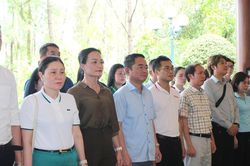 B&aacute;o Ph&aacute;p luật Việt Nam tri &acirc;n tại Ng&atilde; ba Đồng Lộc, tiếp nối h&agrave;nh tr&igrave;nh 'bồi đắp t&acirc;m hồn' th&aacute;ng Bảy
