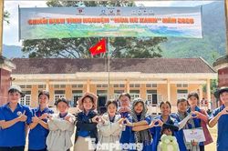'Áo xanh' lên đường đến những vùng khó Gia Lai