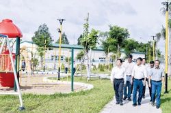 Mái nhà chung giữa vùng cực Nam
