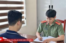 Khởi tố 2 đối tượng đánh bạc qua mạng và chơi lô đề