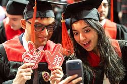 Mỹ áp dụng giới hạn lưu trú 4 năm đối với du học sinh quốc tế.
