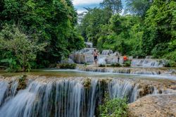 4 th&aacute;c nước tự nhi&ecirc;n gần H&agrave; Nội, kh&aacute;ch vui chơi 'thả ga' với gi&aacute; b&igrave;nh d&acirc;n