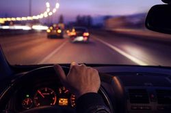 5 bí kíp đơn giản giúp tài xế luôn tỉnh táo khi lái xe đường dài