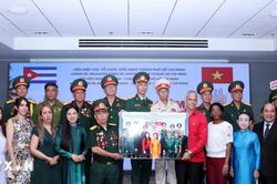 Củng cố, phát triển tình hữu nghị đặc biệt giữa nhân dân Việt Nam và Cuba
