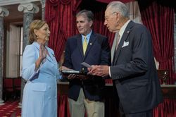 Darline Graham Nordone: Từ em gái được Lindsey Graham nuôi dưỡng đến người kế nhiệm ông tại Thượng viện Mỹ