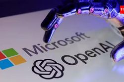 Microsoft điều chỉnh chiến lược bán hàng để cạnh tranh với OpenAI