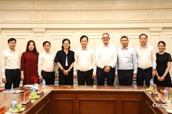 Ph&oacute; Ch&aacute;nh &aacute;n Nguyễn Văn Tiến trao đổi với chuy&ecirc;n gia Thụy Sĩ về x&acirc;y dựng T&ograve;a &aacute;n chuy&ecirc;n biệt tại Trung t&acirc;m t&agrave;i ch&iacute;nh quốc tế