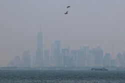 Khói bụi bao phủ New York trước chung kết World Cup