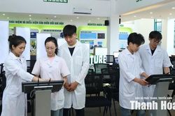 Hưởng ứng phong tr&agrave;o 'B&igrave;nh d&acirc;n học vụ số'