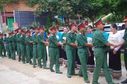 Trung đoàn 762 hành quân dã ngoại làm công tác dân vận tại xã Yên Nhân
