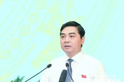Chủ tịch UBND tỉnh tiếp thu, giải trình những vấn đề đại biểu HĐND tỉnh và cử tri trong tỉnh quan tâm