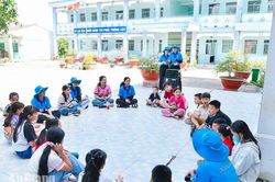 Thanh niên AGU thực hiện hơn 20 hoạt động tình nguyện tại Vĩnh Điều
