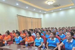 Hỗ trợ phụ nữ chuyển đổi xanh trong c&aacute;c m&ocirc; h&igrave;nh kinh tế tập thể