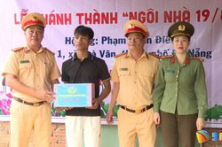 Khánh thành 'Ngôi nhà 19/8' tặng hộ dân khó khăn tại xã Trà Vân