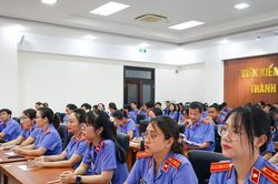 75 th&iacute; sinh ng&agrave;nh kiểm s&aacute;t thi t&igrave;m hiểu Nghị quyết số 205/2025/QH15