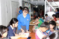 'Áo xanh' gieo mầm tri thức
