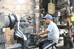 Bệ phóng cho sản phẩm công nghiệp nông thôn