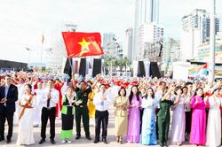 Đặc sắc chương trình nghệ thuật 'Sắc màu biển xanh, vươn tầm quốc tế'