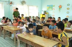 Những người thầy mang sắc phục c&ocirc;ng an