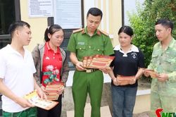 Phong tr&agrave;o To&agrave;n d&acirc;n bảo vệ an ninh Tổ quốc ở T&acirc;n Phong