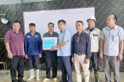 Phó Chủ tịch Thường trực HĐND tỉnh Hầu Minh Lợi kiểm tra tiến độ các công trình tại xã Thắng Mố
