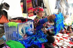 Đảm bảo an toàn vệ sinh thực phẩm các phiên chợ vùng cao