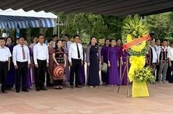 Tưởng nhớ, tri &acirc;n c&aacute;c Anh h&ugrave;ng liệt sĩ tại tỉnh Quảng Trị